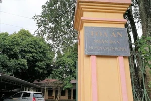 Bị truy nã 27 năm vẫn trở thành chánh văn phòng TAND huyện