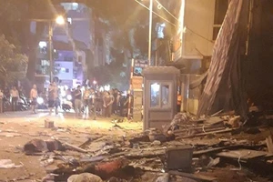 Sập giàn giáo ở Hà Nội, nhiều người thương vong