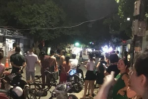 1 phụ nữ bị bắn chết khi đang chạy xe máy