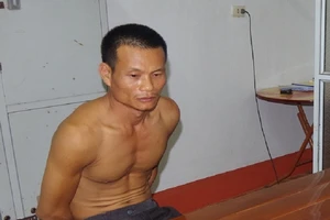 Nghi phạm Ân Văn Hiền tại cơ quan công an.