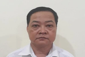 Bắt giam thầy hiệu phó mở 'tiệc ma túy' ngay tại trường