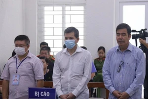 Lập 'quỹ đen' 20 tỉ đồng để quan hệ đối nội, đối ngoại