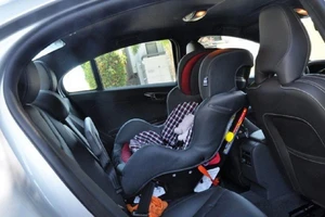 Bộ Công an: Trẻ dưới 4 tuổi đi ô tô phải có ghế thiết kế riêng