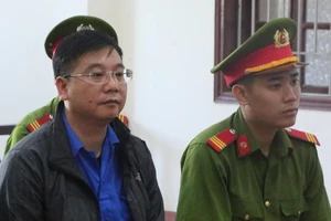 Nâng điểm cho thí sinh, cựu thượng tá công an bị phạt 5 năm tù