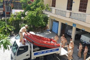 CSGT tập trung toàn lực ứng phó 'cuồng phong' bão số 9