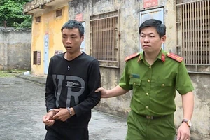 'Siêu đạo chích' cắt cửa tiệm vàng lấy sạch tài sản