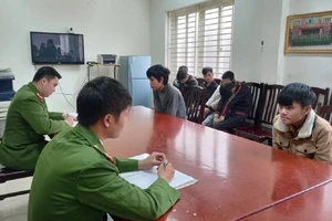 Hàng trăm người bị mất hàng tỉ đồng khi nhấp vào 1 đường link