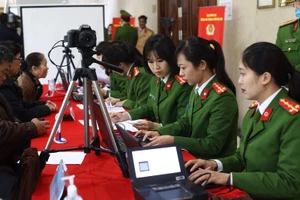 Có thẻ CCCD gắn chip rồi, CCCD mã vạch còn giá trị hay không?