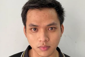 Nguyễn Hoàng Gia Bảo tại cơ quan công an