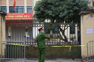 27 hành khách tiếp xúc gần với công chứng viên nhiễm COVID-19