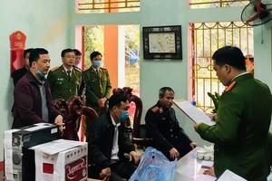 Hiệu trưởng bị bắt vì chiếm đoạt tiền bảo hiểm của học sinh