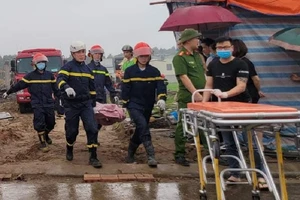 Bắc Ninh: Sập giàn giáo khiến 2 người tử vong