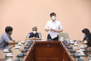 Việt Nam cử 35 chuyên gia ‘tinh nhuệ’ giúp Lào chống COVID-19