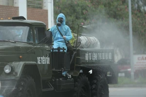 Giãn cách toàn bộ TP Hòa Bình trong đêm