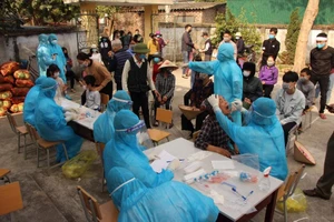 Hà Nội: 4 người làm cùng công ty dương tính với COVID-19