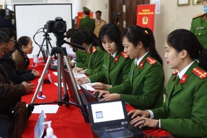 CCCD gắn chip sẽ thay thế sổ hộ khẩu