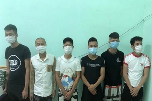 6 thanh niên tụ tập nhậu nhẹt, bị phạt 102 triệu đồng