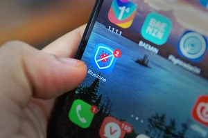 Đề nghị xử phạt nếu smartphone không cài Bluezone