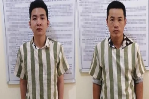 Dùng ảnh ‘nóng’ ép bạn gái cũ ký hợp đồng tình dục 