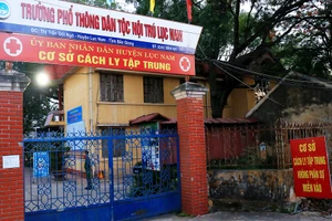 Khẩn: Bắc Giang yêu cầu F1 không tụ tập nói chuyện, xem chung điện thoại