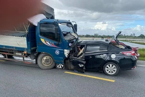 Nguyên nhân ô tô con tông trực diện xe tải khiến 3 người tử vong