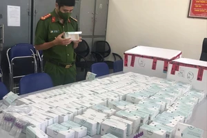 Nam thanh niên nhập lậu 1.000 bộ test nhanh COVID-19 về bán