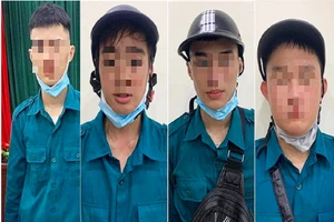 6 thiếu niên giả dân quân tự vệ trấn lột tiền người đi đường