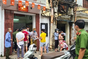 1 phường bị ‘tuýt còi’ vì cấp ‘giấy ra vào’ không đúng 