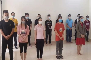 Khởi tố 12 người trong đường dây làm giả giấy xét nghiệm COVID-19 cực lớn