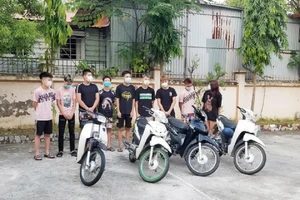 9 thanh thiếu niên ‘thông’ chốt kiểm dịch để… đi hóng gió