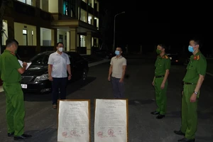 Bị bắt vì giả chữ ký chủ tịch xã để làm giấy đi đường