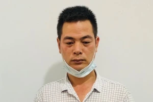 Đang giải quyết tranh chấp vay tài sản chồng đâm vợ chết ngay tại tòa án