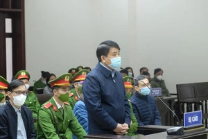 Bị cáo Nguyễn Đức Chung nói 'có mối quan hệ xã hội' ông chủ Nhật Cường