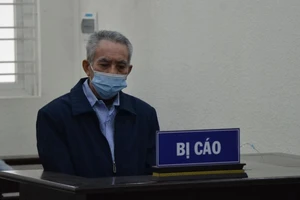 Ghen tuông, đặt bẫy điện để... canh cửa nhà bồ nhí