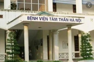 Xông vào bệnh viện đâm bảo vệ, khống chế giám đốc