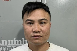 'Tú ông' điều hành ổ mại dâm có cả gái bán dâm người nước ngoài