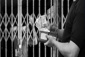 Nghi ngờ hàng xóm bị dụ dỗ bán sang nước ngoài, có cần báo công an?