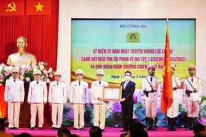 Cục Cảnh sát chống ma túy nhận Huân chương Chiến công hạng Nhất