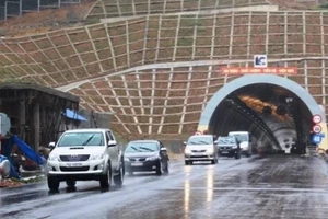 Yêu cầu trừ tiền cho xe không đi qua hầm Phước Tượng - Phú Gia