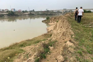 'Thay trời hành đạo' bắt giữ ‘cát tặc’, 4 người hầu tòa