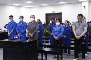 Cựu công an cầm đầu ổ nhóm chuyên đánh tráo sổ hồng