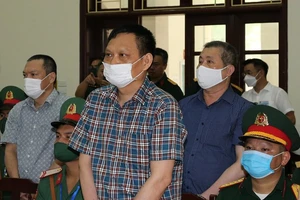 Nhận hối lộ tiền tỉ, cựu thiếu tướng cảnh sát biển nói ‘mắc nhiều bệnh, mong được khoan hồng’