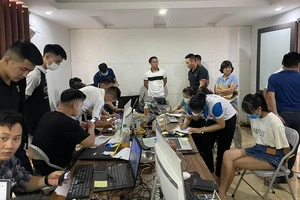 120 cảnh sát triệt phá đường dây cho vay qua app chuyên 'khủng bố tinh thần' con nợ