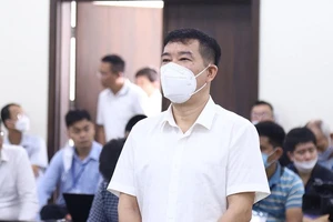 Sáng nay tòa tuyên án, cựu đại tá Phùng Anh Lê nói ‘kêu oan đến lúc chết thì thôi'