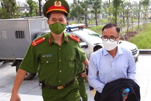 Chân dung 28 bị cáo trong vụ bán rẻ ‘đất vàng’ Bình Dương gây thiệt hại 5.700 tỉ