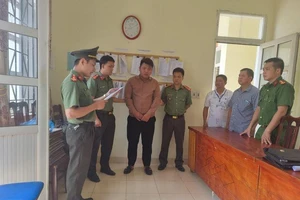 Bắt giam kẻ lừa 7 người sang Campuchia làm ‘việc nhẹ, lương cao’