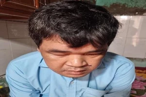 Khởi tố 1 bị can là người mù về tội mua bán trái phép chất ma túy