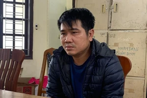 Bị xử phạt, tài xế quay lại tấn công rồi cướp máy ghi tốc độ của CSGT