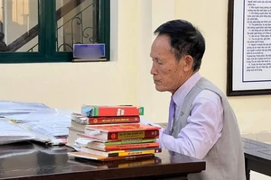 Lại hoãn xử ông Hiệp ‘khùng’ – chủ dãy trọ ‘giá rẻ nhất Hà Nội’