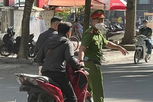 Công an phường có được dừng xe để xử phạt?